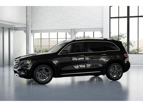 New 2026 Mercedes-Benz GLB 250 4MATIC image 36