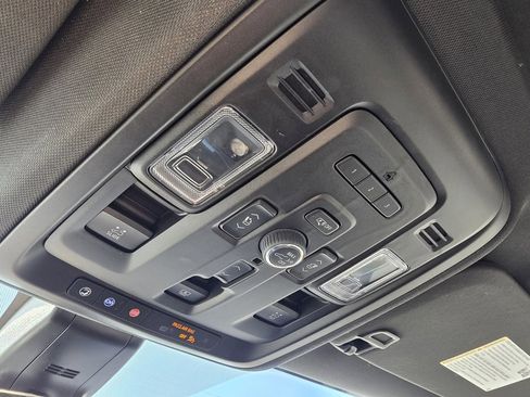 Used 2022 Chevrolet Tahoe High Country image 21