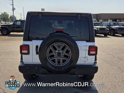 Used 2024 Jeep Wrangler Unlimited Sport w/ Convenience Group AWD/4WD image 8