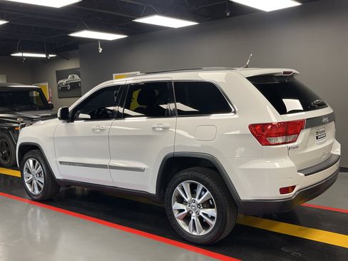 Used 2013 Jeep Grand Cherokee Laredo image 4