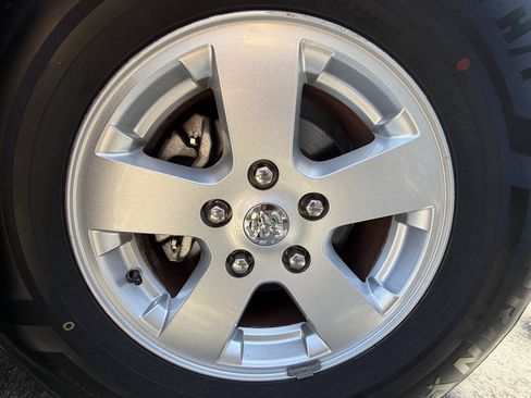 Used 2011 RAM 1500 Classic SLT w/ Remote Start & Security Group RWD image 18