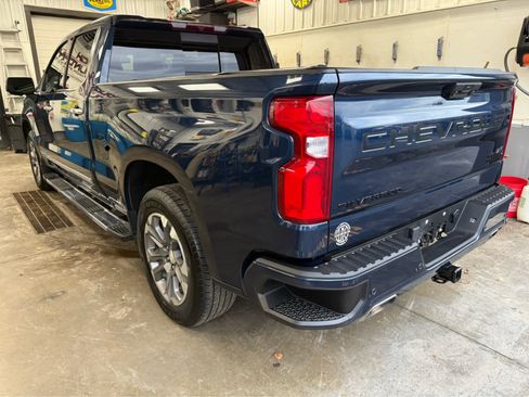 Used 2022 Chevrolet Silverado 1500 High Country w/ LPO, Dark Essentials Package image 7