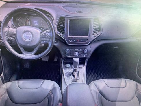 Used 2021 Jeep Cherokee Trailhawk w/ Technology Group AWD/4WD image 10