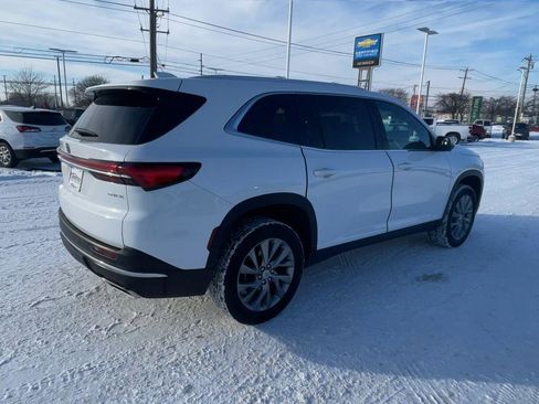 Used 2025 Buick Enclave Preferred image 8