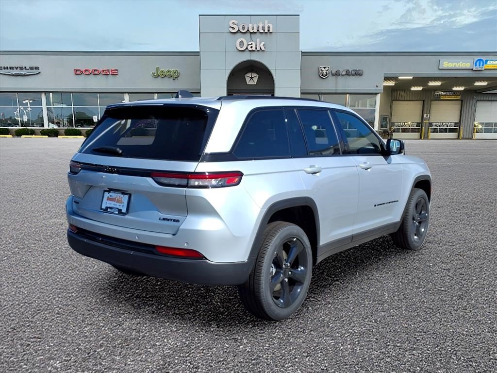 Certified 2025 Jeep Grand Cherokee Limited w/ Black Appearance Package AWD/4WD image 3