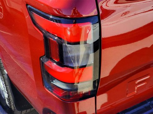 Used 2022 Nissan Frontier SV w/ Technology Package image 7