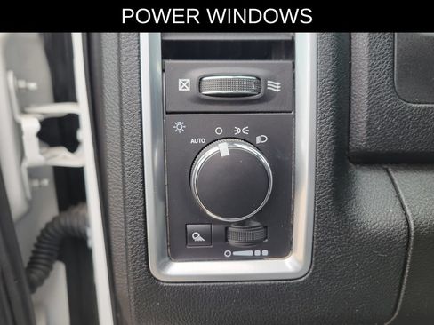 Used 2021 RAM 1500 Classic SLT RWD image 17