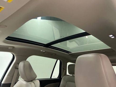Certified 2023 Lincoln Aviator AWD w/ Premium Package image 26