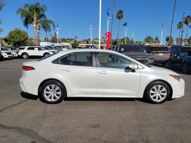 Used 2025 Toyota Corolla LE FWD image 27