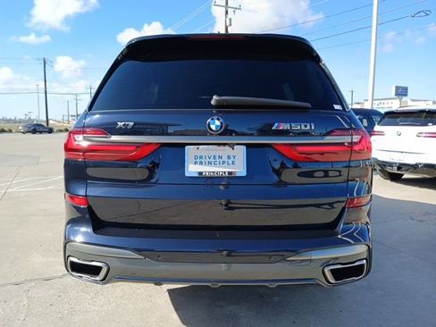 Used 2022 BMW X7 M50i image 8