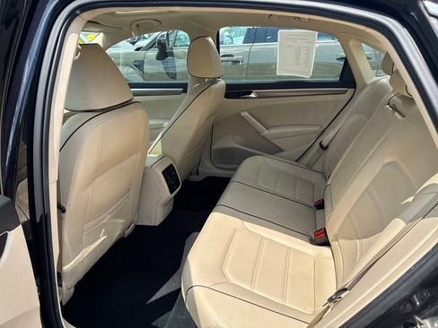Used 2018 Volkswagen Passat 2.0T SE image 30