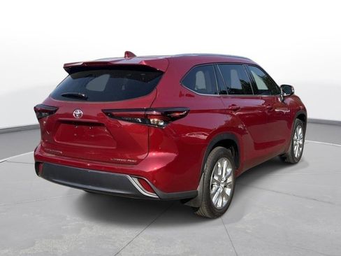 Used 2026 Toyota Highlander Limited AWD/4WD image 6