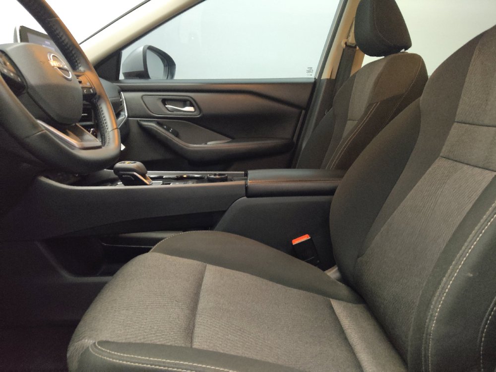 Used 2025 Nissan Rogue SV AWD/4WD image 17