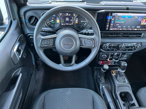 Used 2024 Jeep Wrangler Unlimited Rubicon 4xe image 14