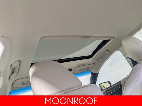 Used 2023 Lexus ES 300h w/ Premium Package image 12