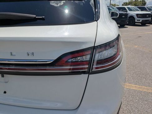 Used 2021 Lincoln Nautilus Reserve w/ Equipment Group 201A AWD/4WD image 9