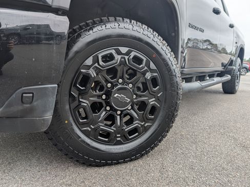 Used 2022 Chevrolet Silverado 2500 LTZ w/ LTZ Plus Package image 34