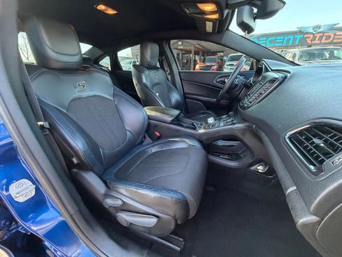 Used 2015 Chrysler 200 S FWD image 14