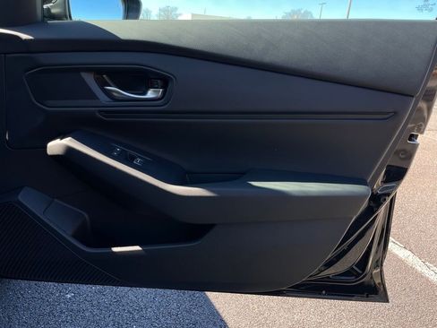 Certified 2025 Honda Accord SE image 29