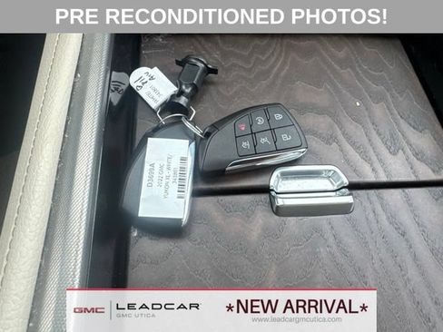 Used 2022 GMC Yukon XL Denali AWD/4WD image 17