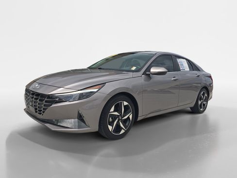 Used 2023 Hyundai Elantra Limited FWD image 7