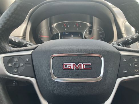 Used 2024 GMC Terrain SLE w/ Driver Convenience Package FWD image 15