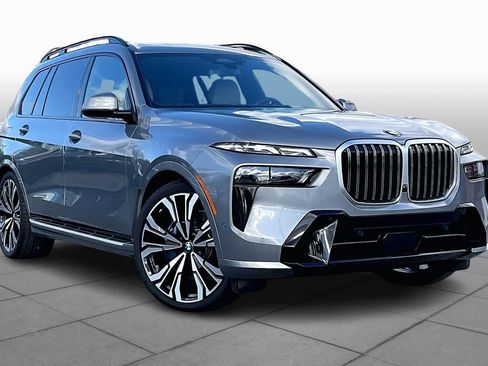 Used 2025 BMW X7 xDrive40i w/ Executive Package image 4