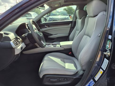 Used 2018 Honda Accord EX image 18