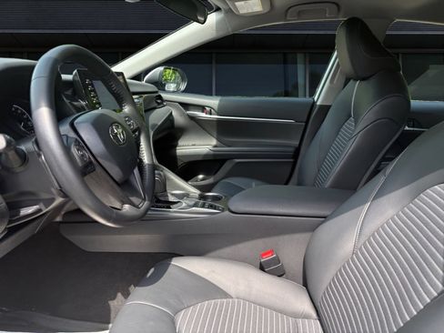 Used 2024 Toyota Camry SE FWD image 2