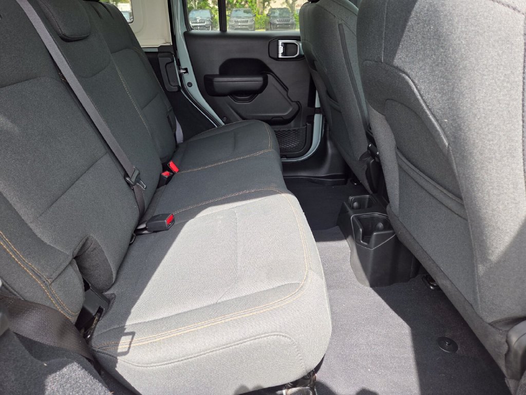 Used 2024 Jeep Wrangler Unlimited Sport AWD/4WD image 19