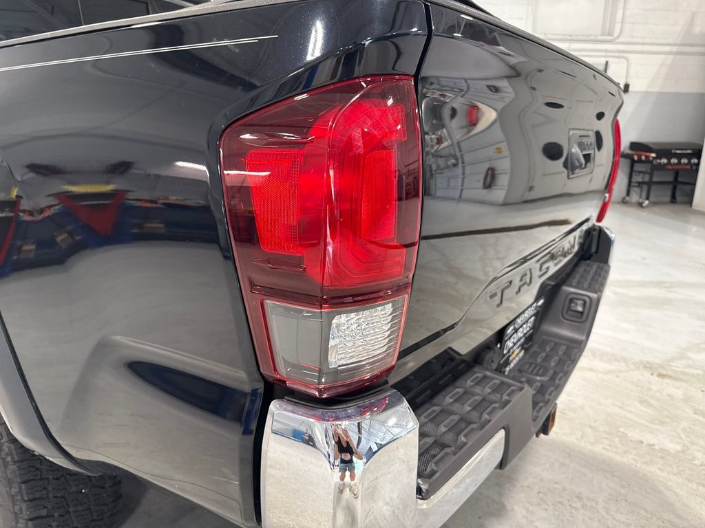 Used 2019 Toyota Tacoma SR5 RWD image 52