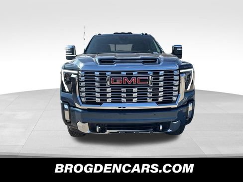 New 2026 GMC Sierra 3500 Denali w/ Denali Reserve Package image 8