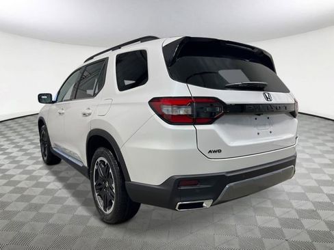 New 2026 Honda Pilot Touring image 4