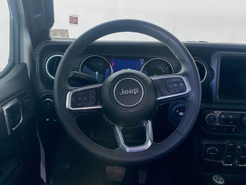 Used 2023 Jeep Wrangler Unlimited Sahara w/ Cold Weather Group AWD/4WD image 17