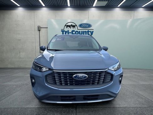 Used 2025 Ford Escape SE image 2