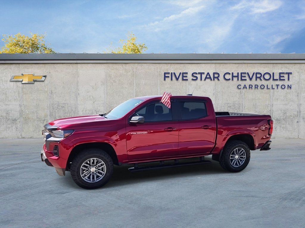 Used 2023 Chevrolet Colorado LT RWD image 4
