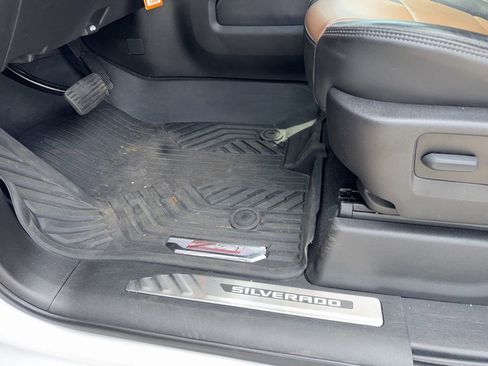 Used 2022 Chevrolet Silverado 2500 High Country w/ Technology Package image 33