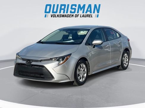 Used 2024 Toyota Corolla LE FWD image 1