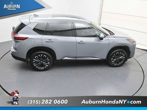 Used 2024 Nissan Rogue Platinum w/ Platinum Premium Package AWD/4WD image 33