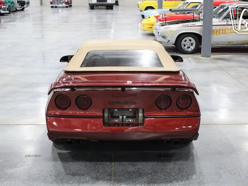 Used 1987 Chevrolet Corvette Convertible image 36