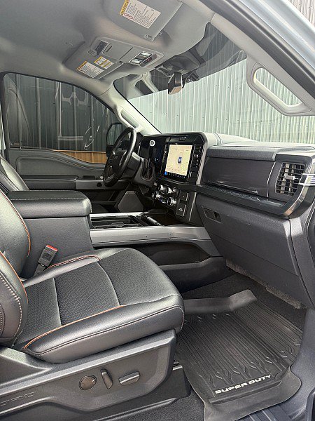 Used 2025 Ford F250 Lariat w/ Black Appearance Package AWD/4WD image 8