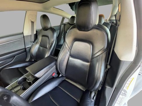 Used 2020 Tesla Model 3 Standard Range RWD image 21