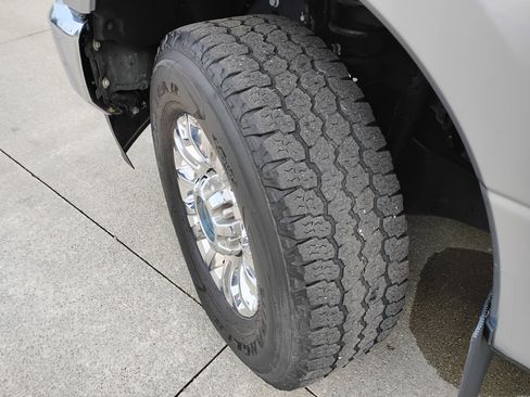 Used 2022 Ford F250 XLT w/ XLT Premium Package image 24