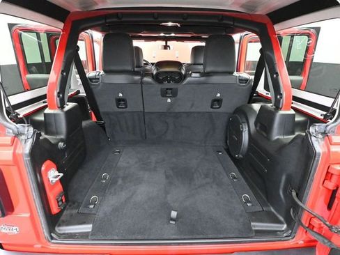 Used 2021 Jeep Wrangler Unlimited Sahara image 40