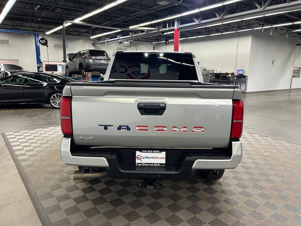 Used 2024 Toyota Tacoma SR5 AWD/4WD image 10