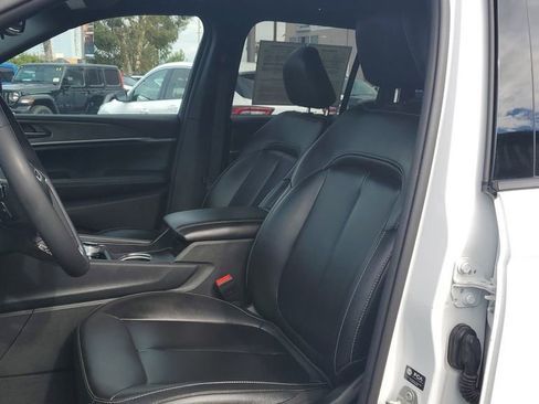 Used 2024 Jeep Grand Cherokee Limited 4xe AWD/4WD image 18