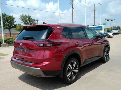 Used 2024 Nissan Rogue SL w/ SL Premium Package FWD image 7