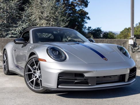 Certified 2026 Porsche 911 Carrera T RWD image 9