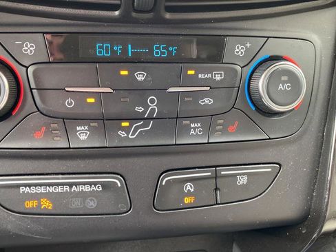 Certified 2017 Ford Escape Titanium FWD image 18