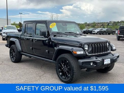 Used 2025 Jeep Gladiator Sport AWD/4WD image 9